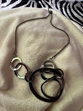 Modern Interlinked Circle Statement Necklace - Black